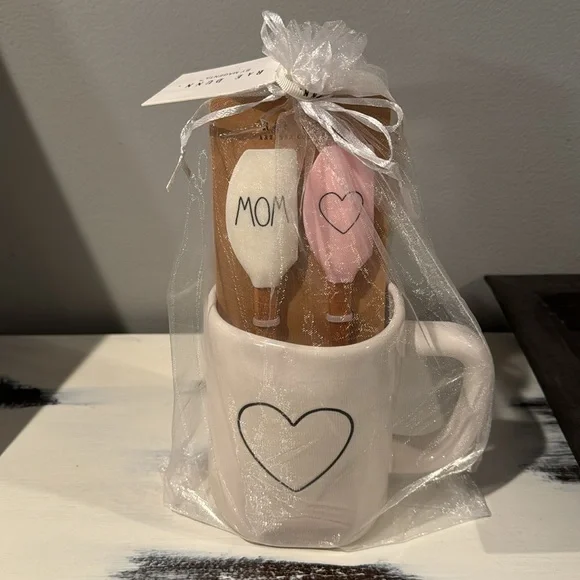 Rae dunn mug and spatula set - Picture 3 of 4